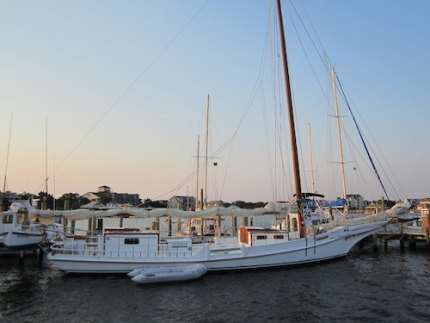 Skipjack Sails into Ocracoke